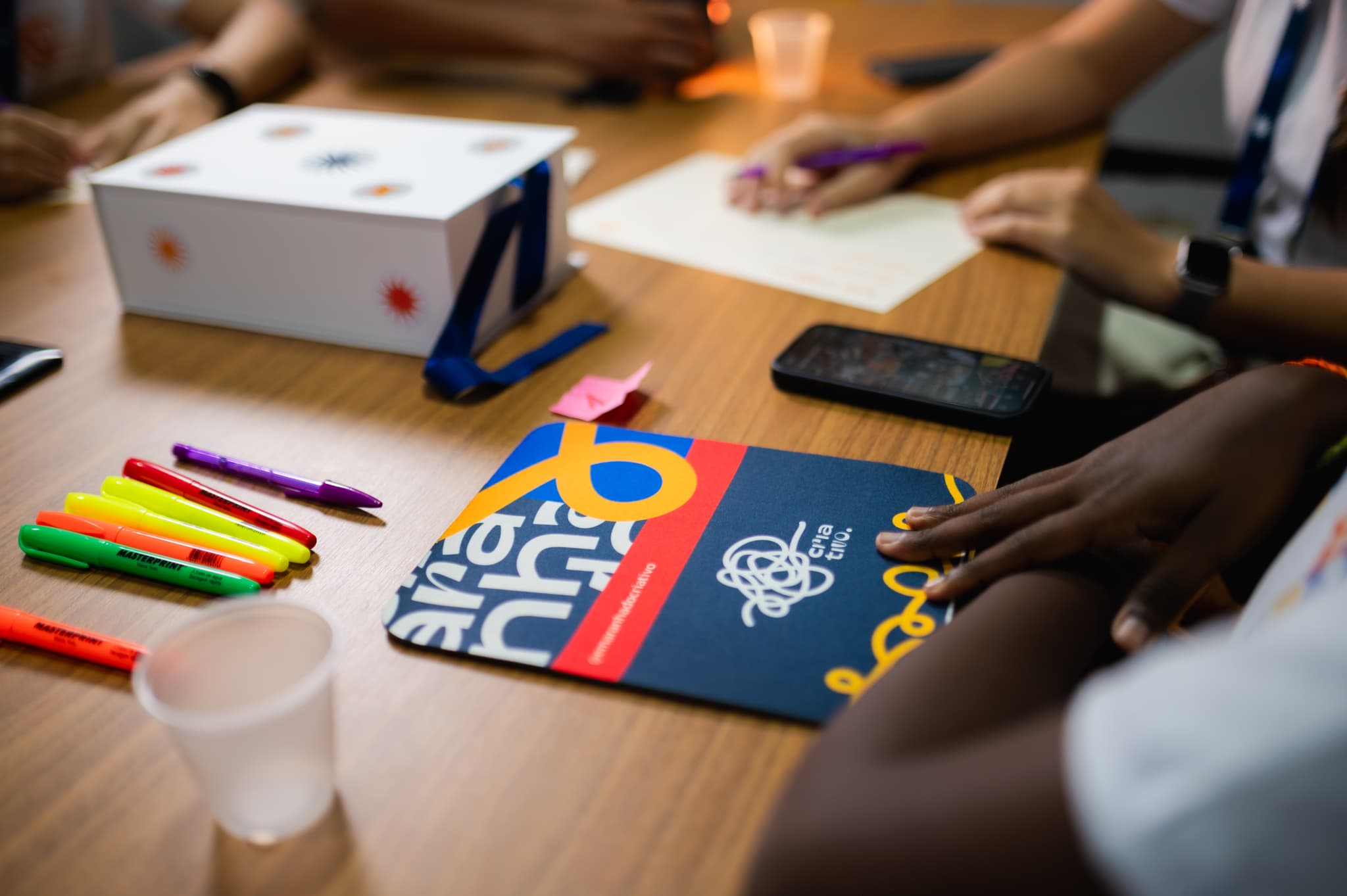 Foto composta pelos integrantes do time do Emaranhado Criativo